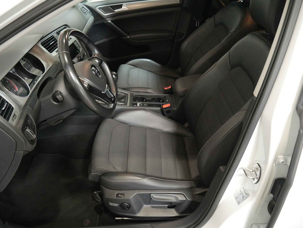 Volkswagen Golf 1.2TSI 