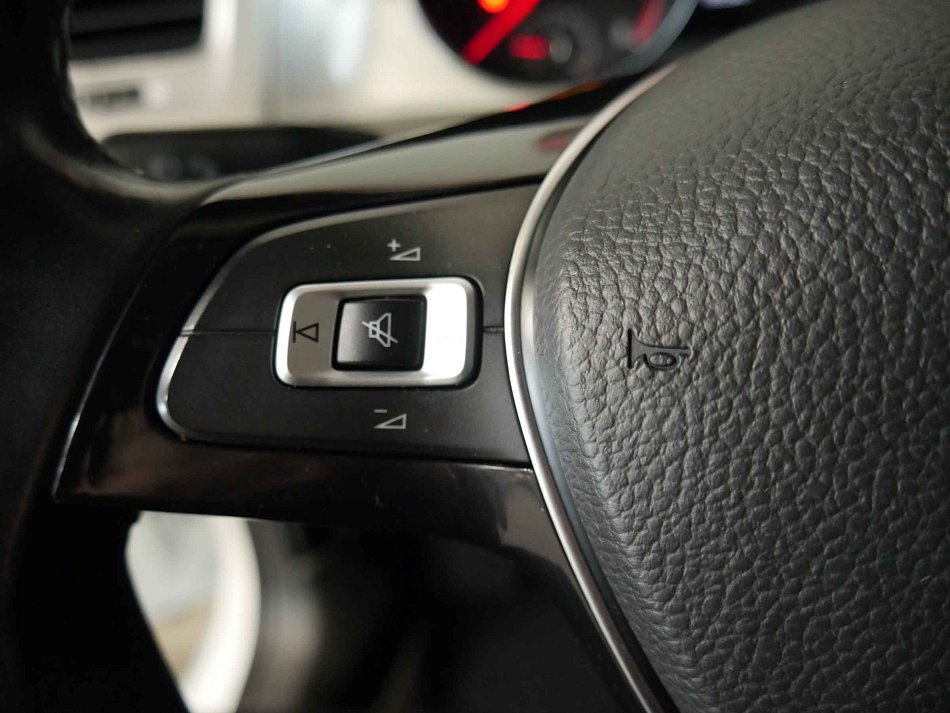 Volkswagen Golf 1.2TSI 