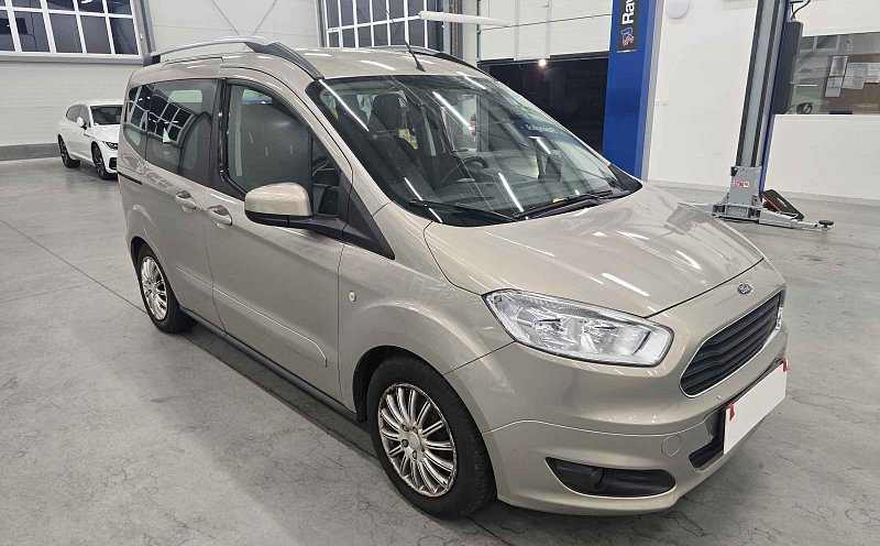 Ford Tourneo Courier 1.0T 
