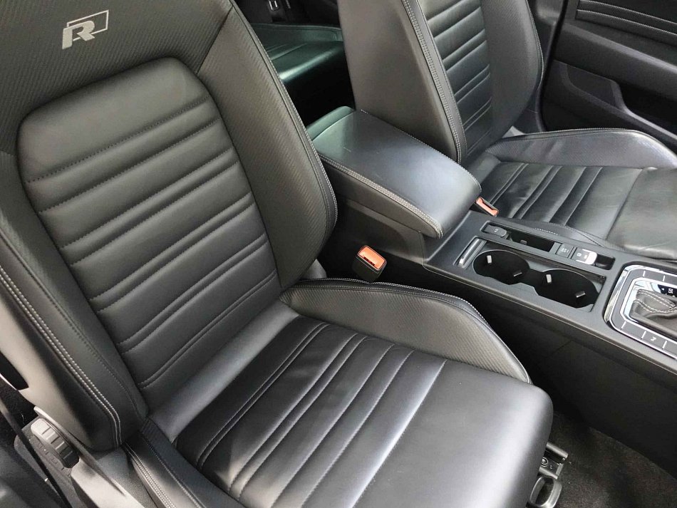 Volkswagen Passat 2.0 TSI R-Line