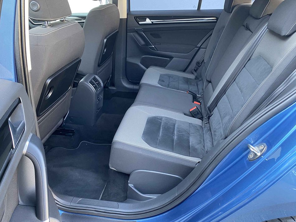 Volkswagen Sportsvan 2.0 TDi Highline