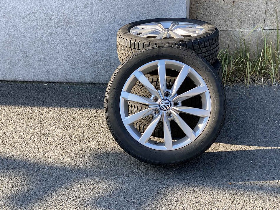 Volkswagen Sportsvan 2.0 TDi Highline