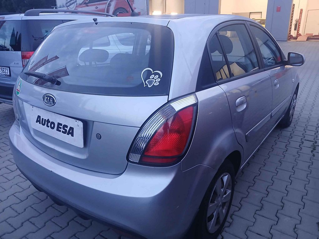 Kia Rio 1.4i 