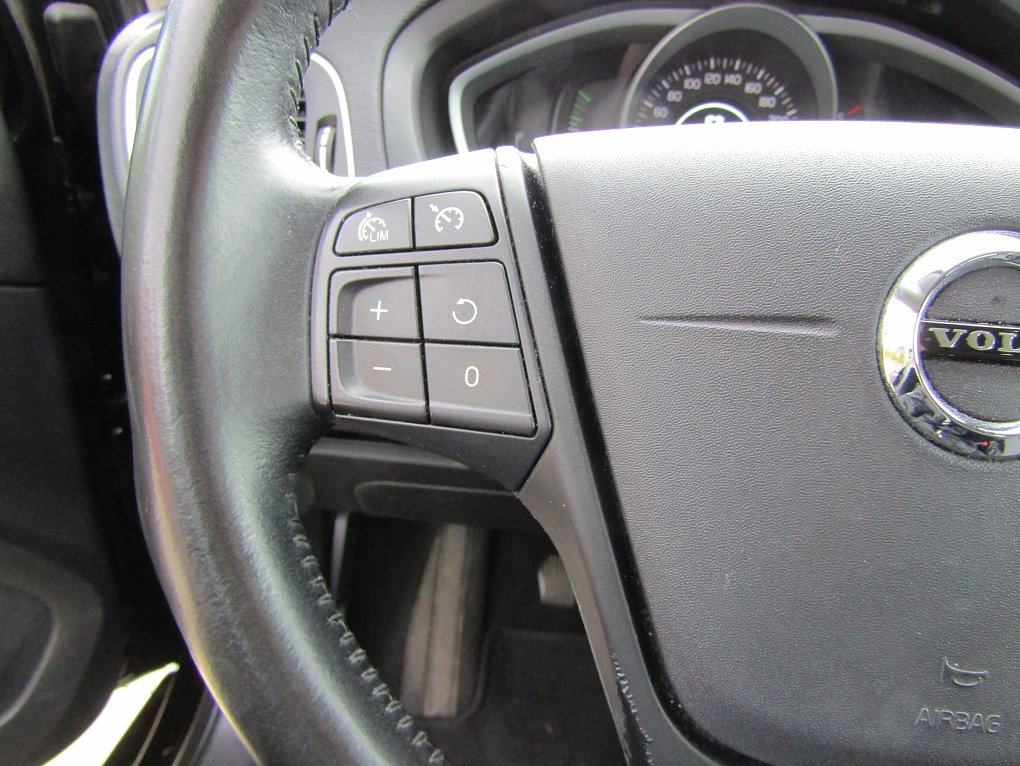 Volvo V40 2.0D 