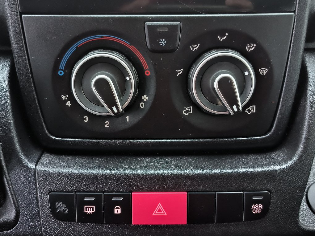 Citroën Jumper 2.2HDi  L2H2 6míst