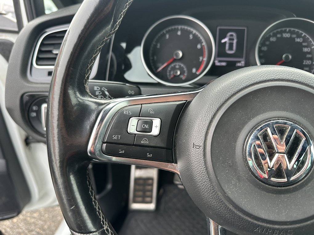 Volkswagen Golf 1.2TSI R-Line VII