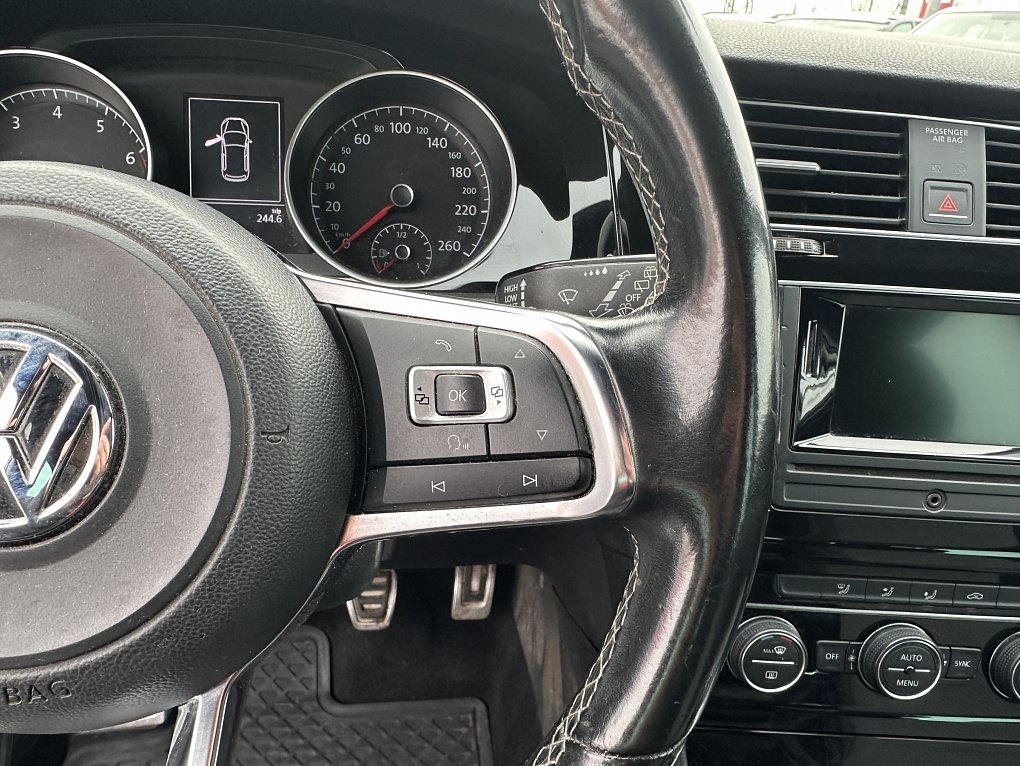 Volkswagen Golf 1.2TSI R-Line VII