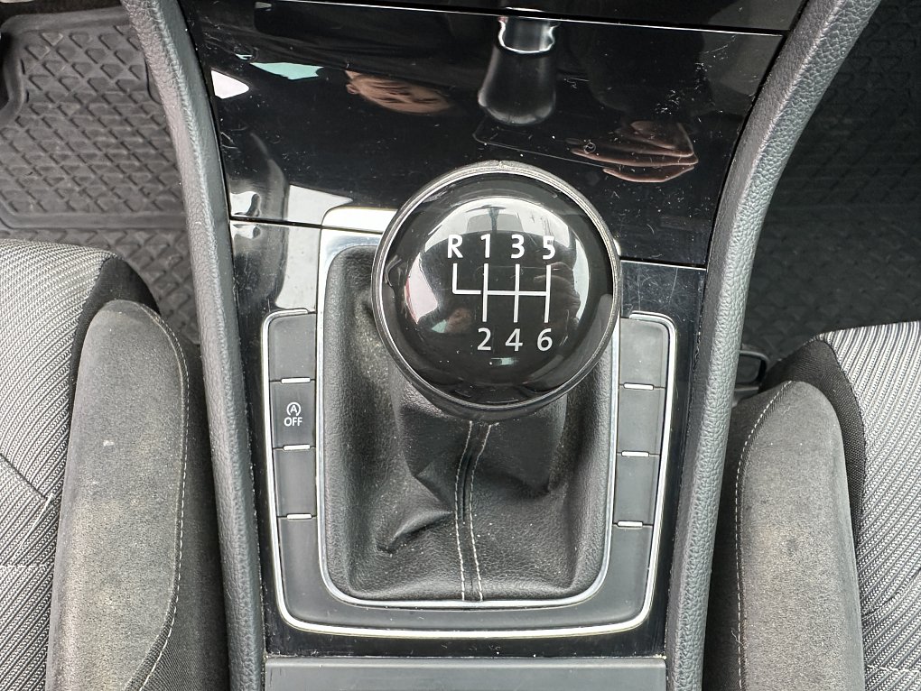 Volkswagen Golf 1.2TSI R-Line VII