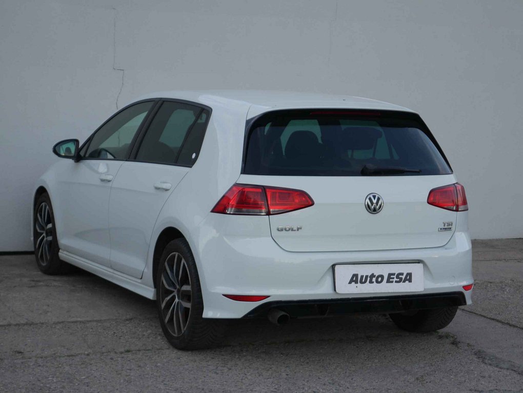 Volkswagen Golf 1.2TSI R-Line VII