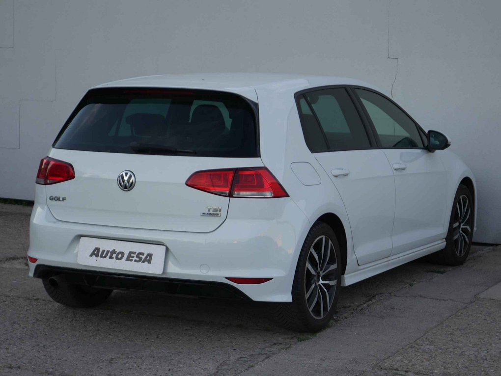 Volkswagen Golf 1.2TSI R-Line VII
