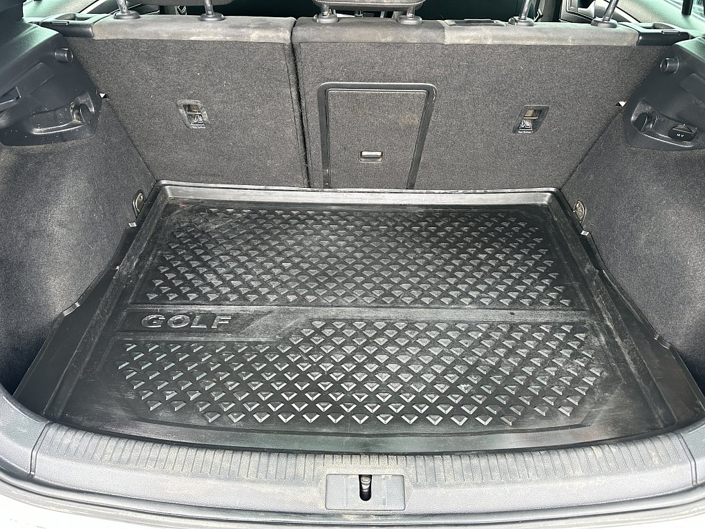 Volkswagen Golf 1.2TSI R-Line VII