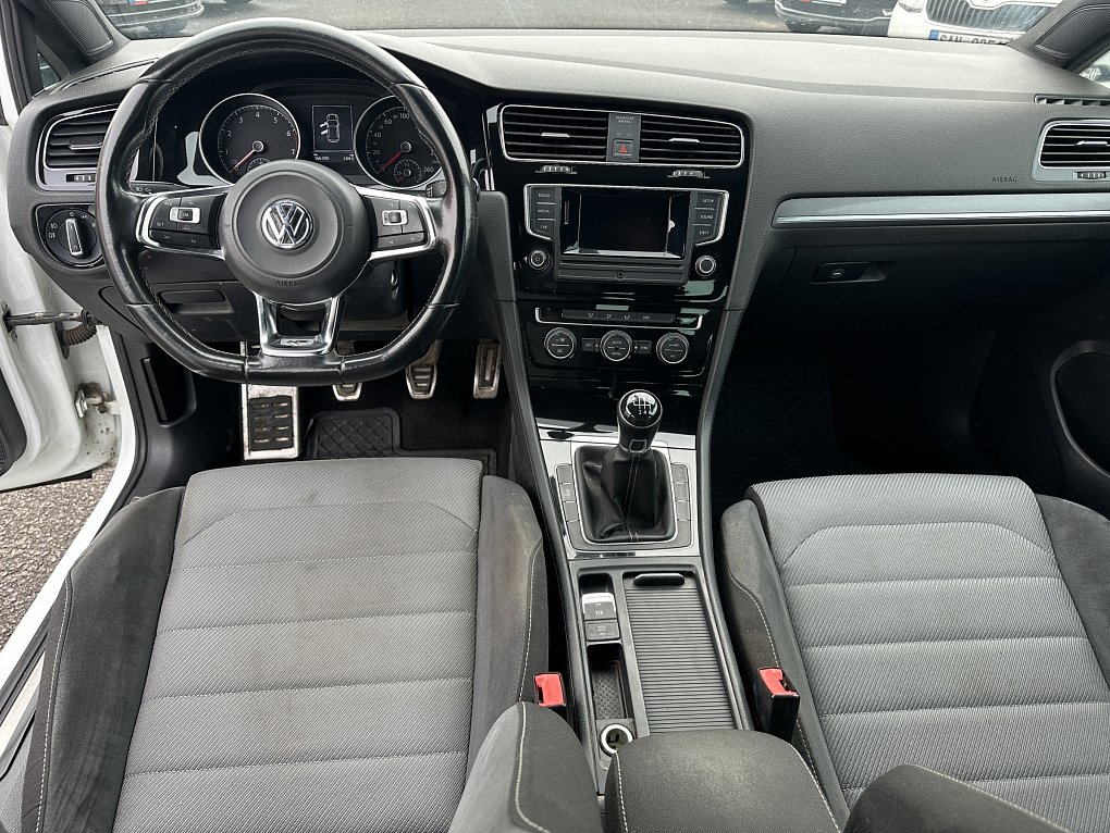 Volkswagen Golf 1.2TSI R-Line VII