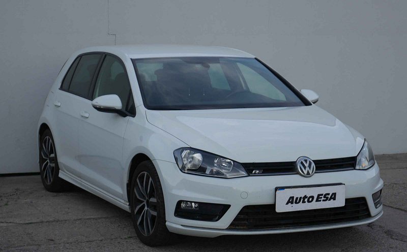 Volkswagen Golf 1.2TSI R-Line VII