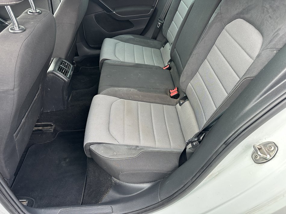 Volkswagen Golf 1.2TSI R-Line VII