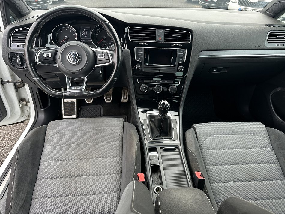 Volkswagen Golf 1.2TSI R-Line VII