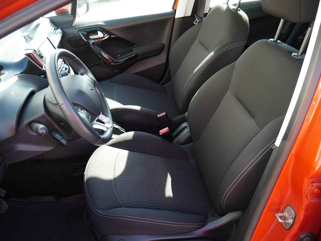 Peugeot 208 1.2PT 