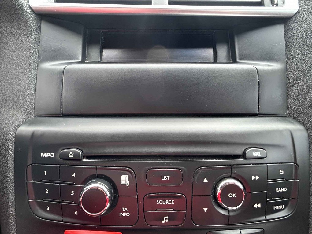 Citroën C4 1.4i 