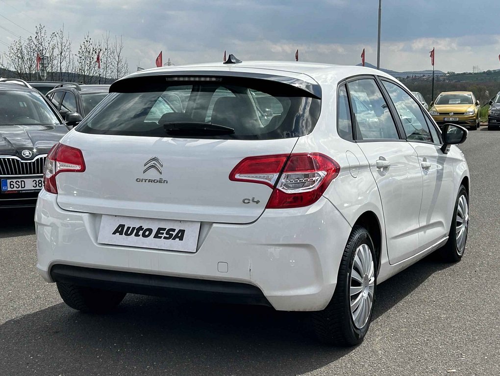 Citroën C4 1.4i 