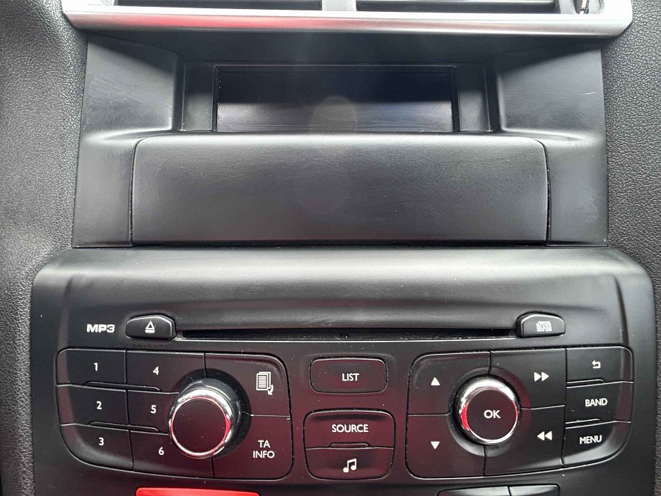 Citroën C4 1.4i 