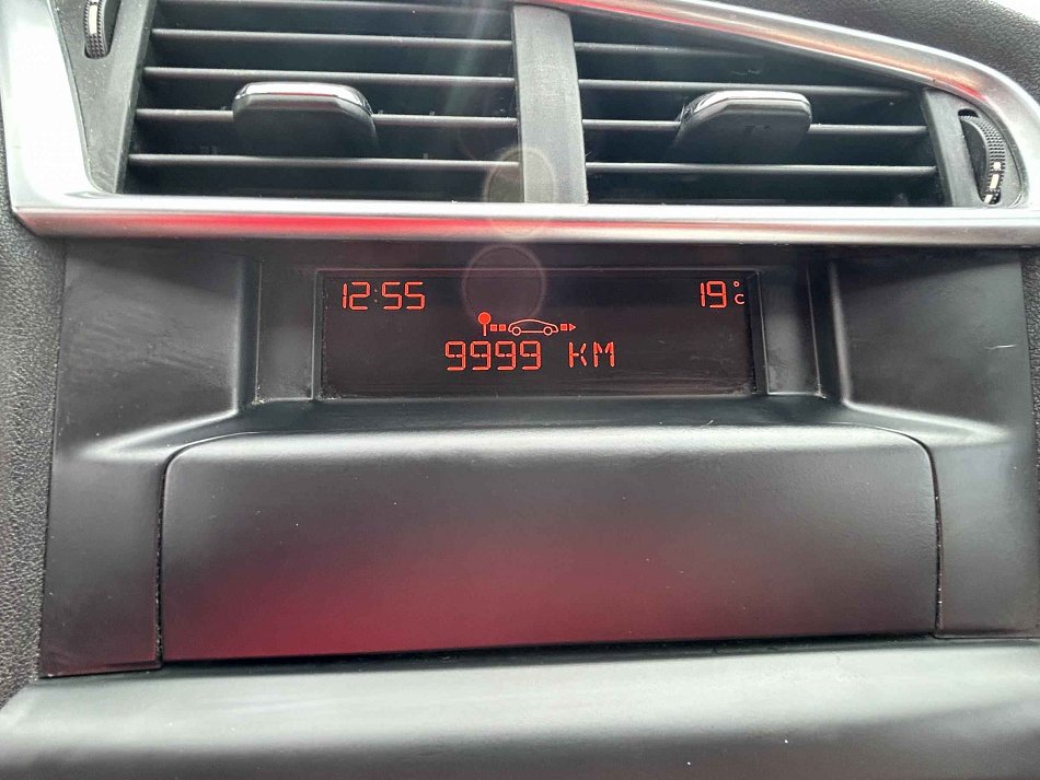Citroën C4 1.4i 