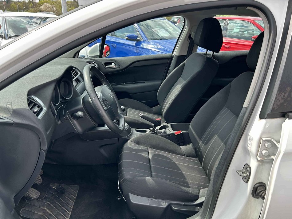Citroën C4 1.4i 