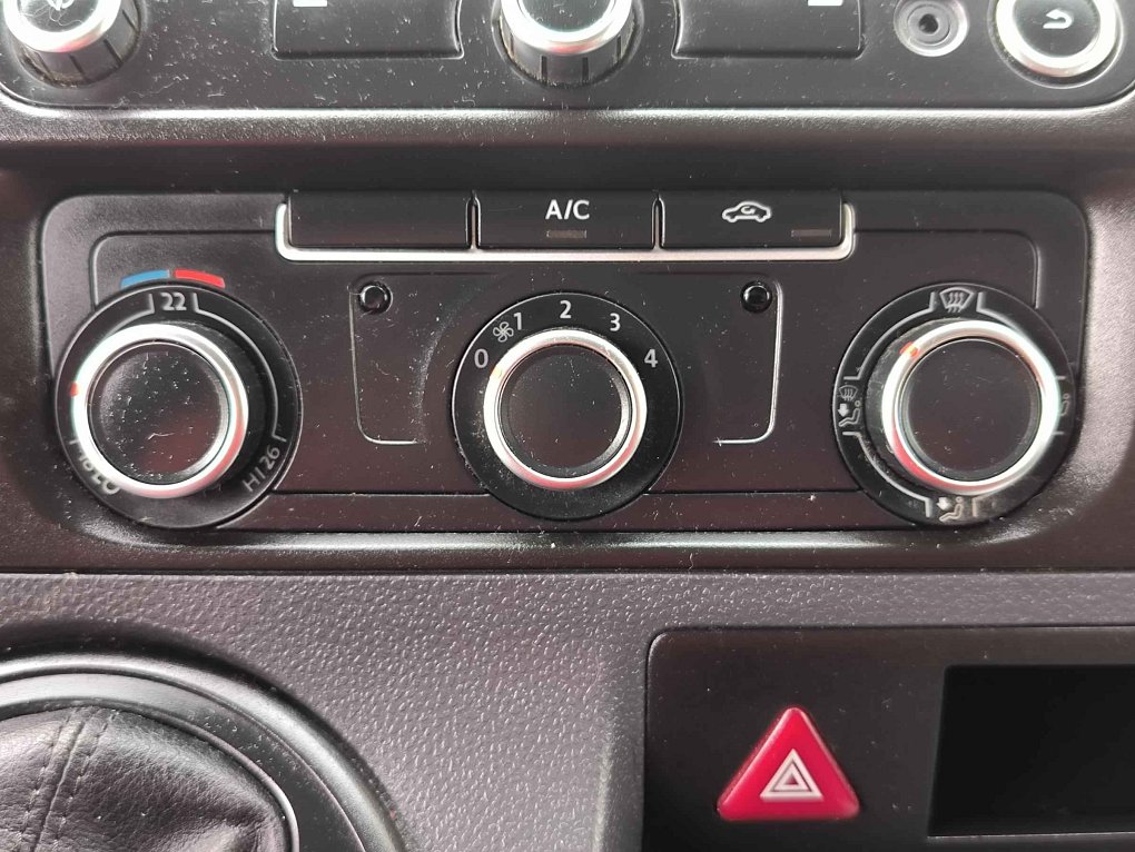 Volkswagen Transporter 2.0TDi  L2H2