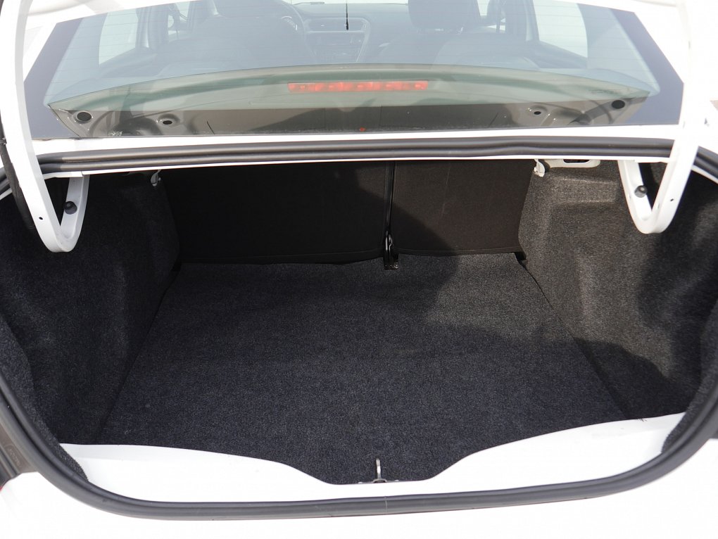 Peugeot 301 1.6 VTi Allure