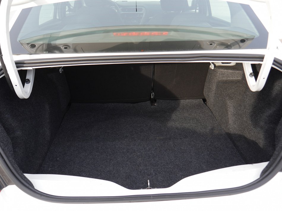 Peugeot 301 1.6 VTi Allure