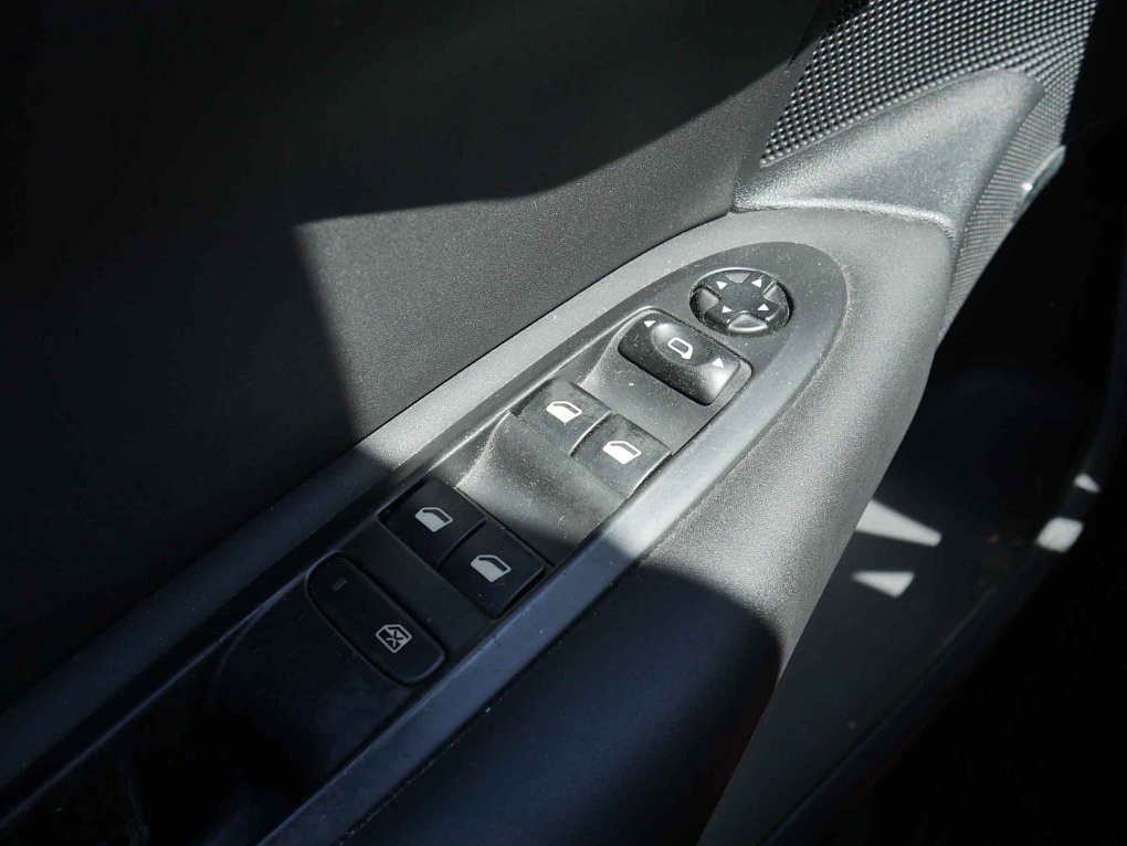 Citroën C4 1.4i 