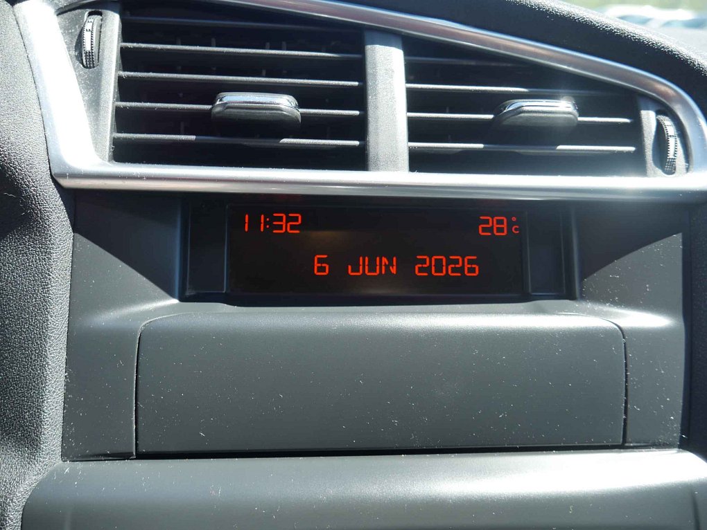 Citroën C4 1.4i 