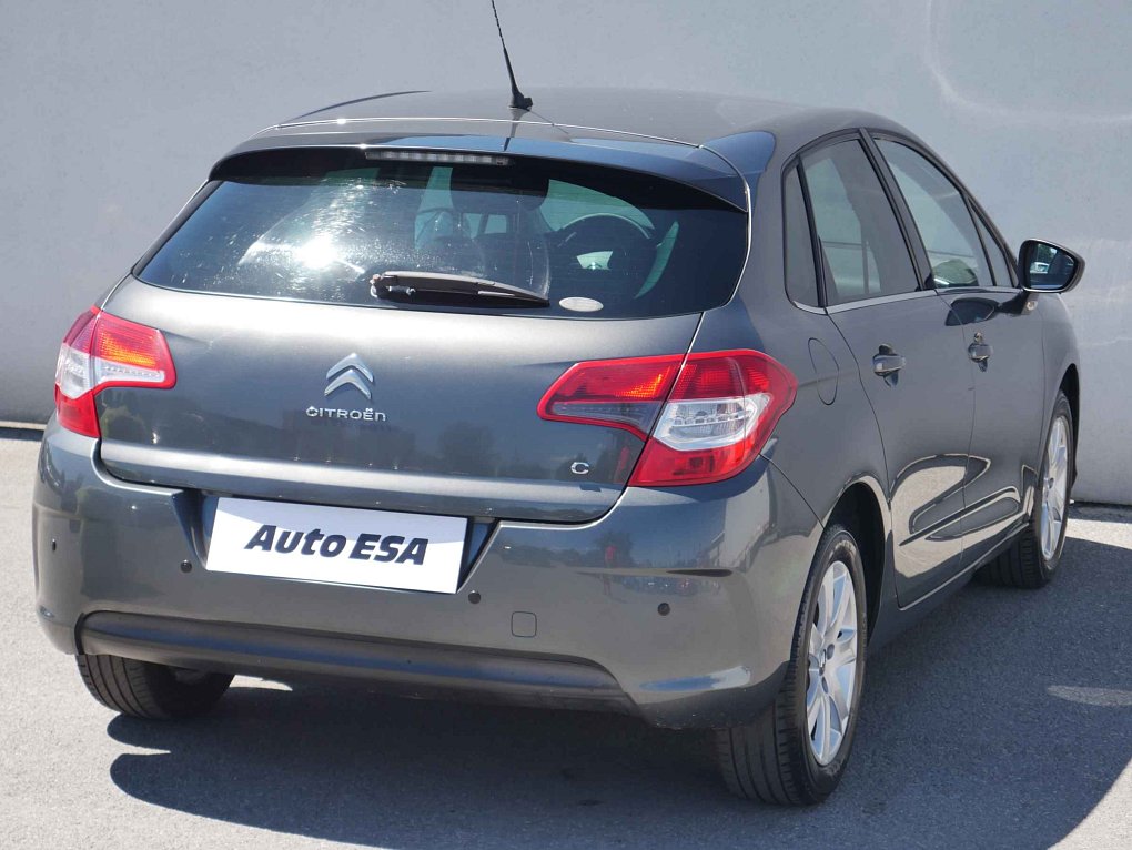 Citroën C4 1.4i 