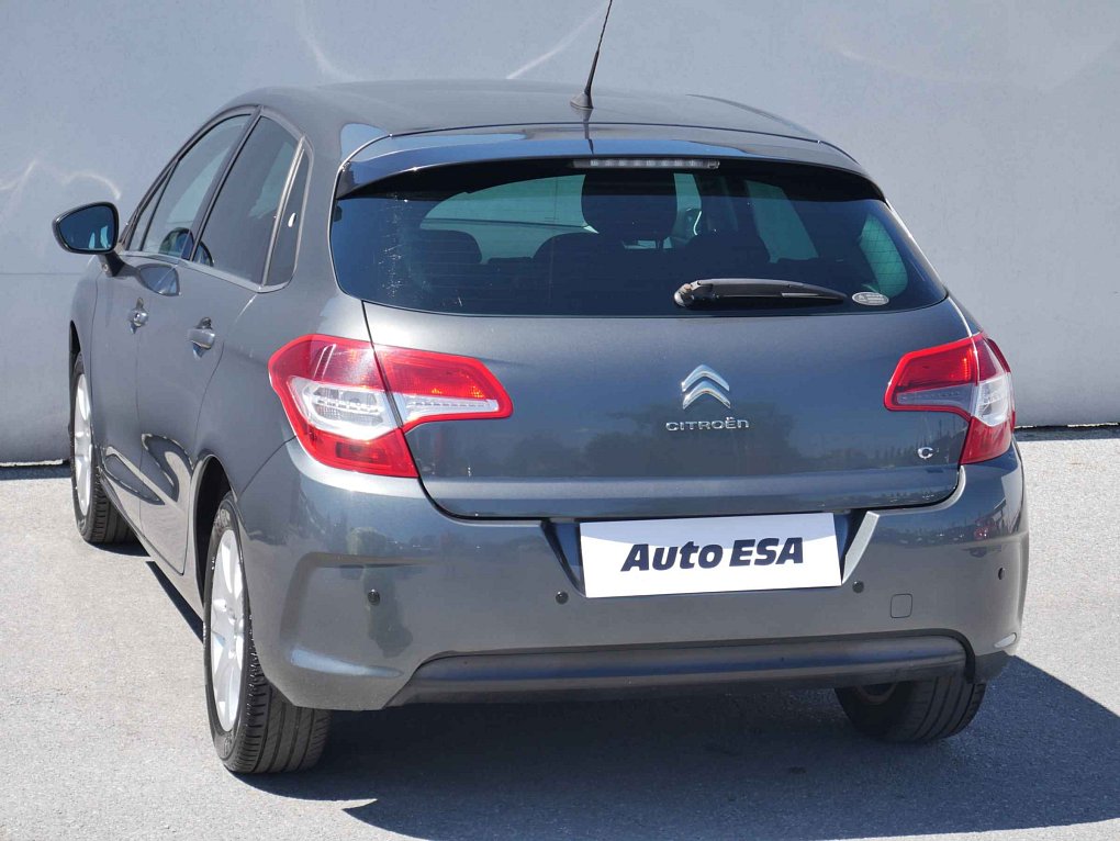 Citroën C4 1.4i 