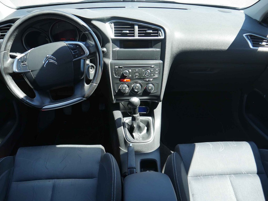 Citroën C4 1.4i 