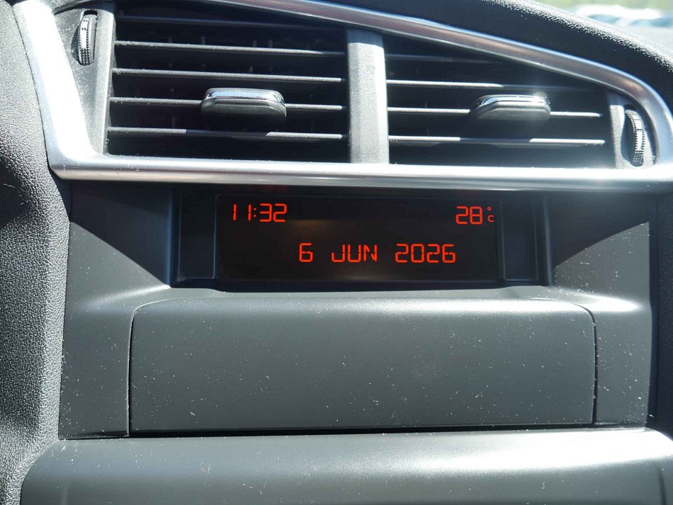 Citroën C4 1.4i 