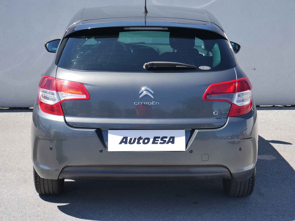 Citroën C4 1.4i 