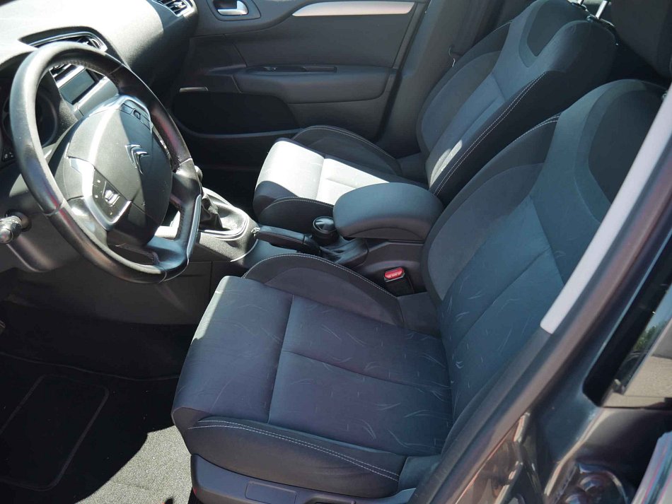Citroën C4 1.4i 