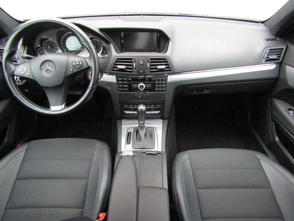 Mercedes-Benz Třída E 1.8 CGi  E 250 CGi