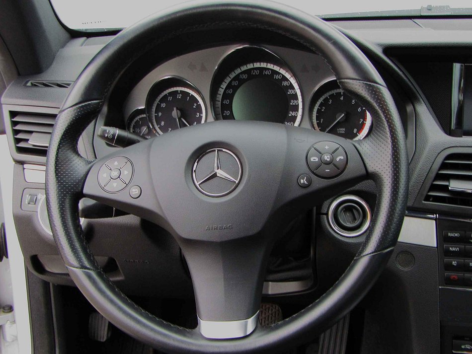 Mercedes-Benz Třída E 1.8 CGi  E 250 CGi