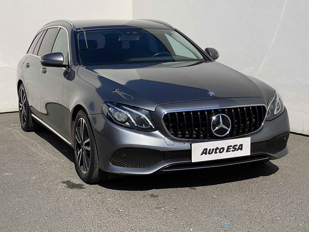 Mercedes-Benz Třída E 2.0 CGi Avantgarde E200