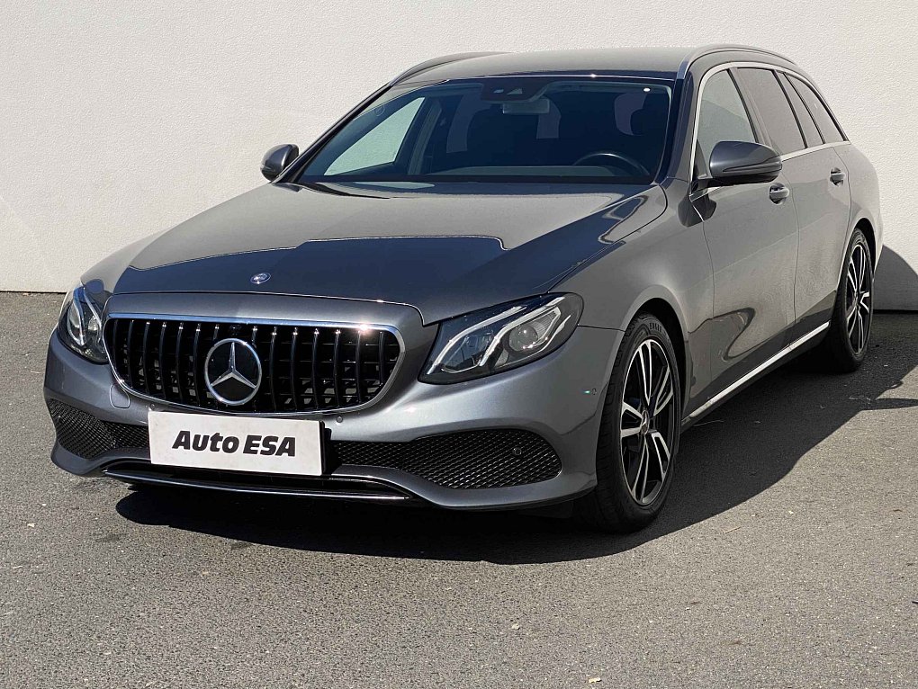 Mercedes-Benz Třída E 2.0 CGi Avantgarde E200
