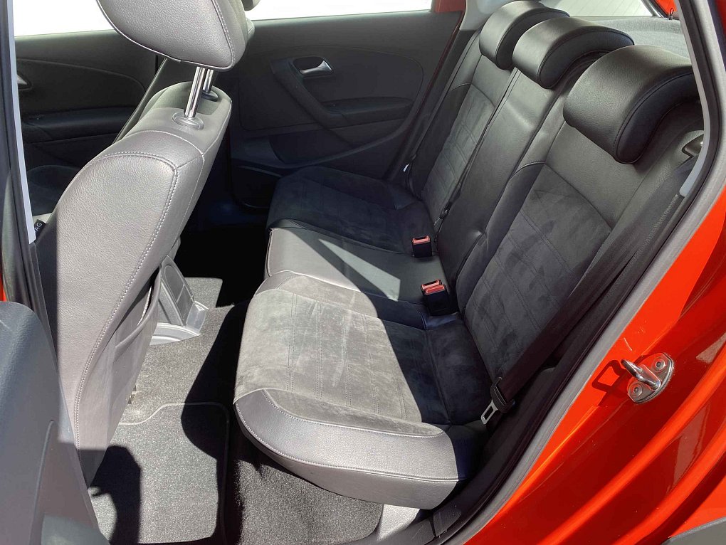 Volkswagen Polo 1.2 TSi CROSS