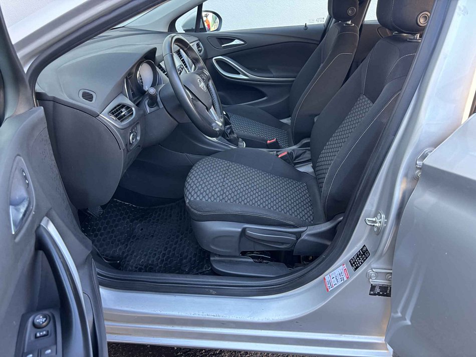 Opel Astra 1.6CDTi 