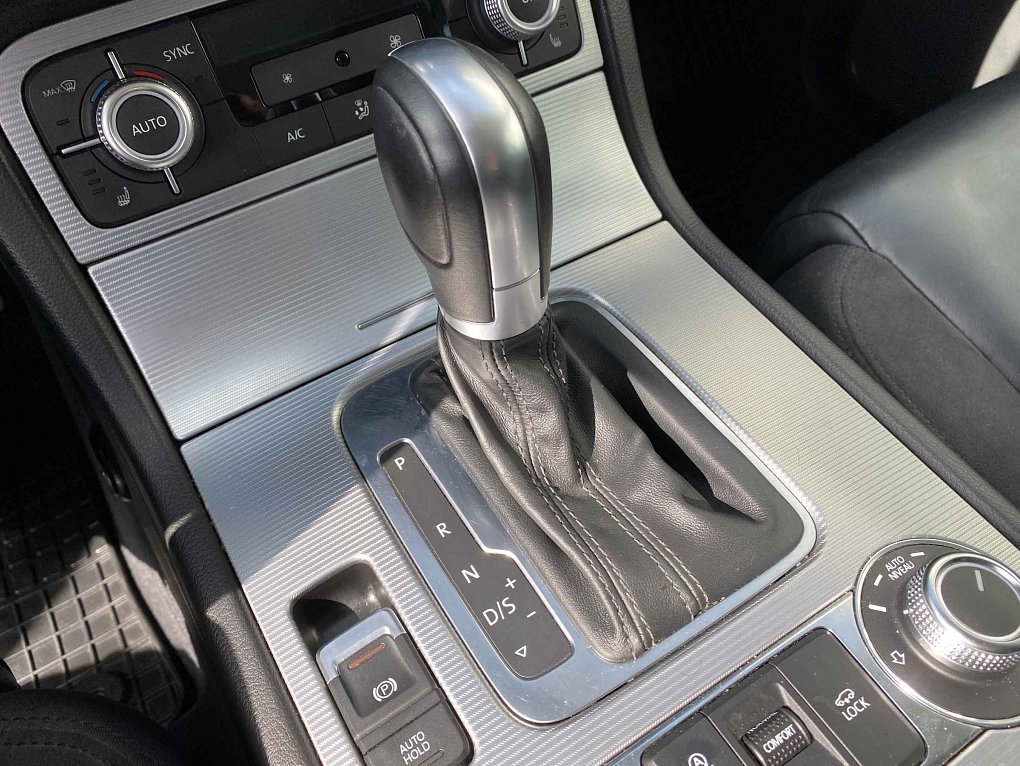 Volkswagen Touareg 3.0TDi R-Line 4x4