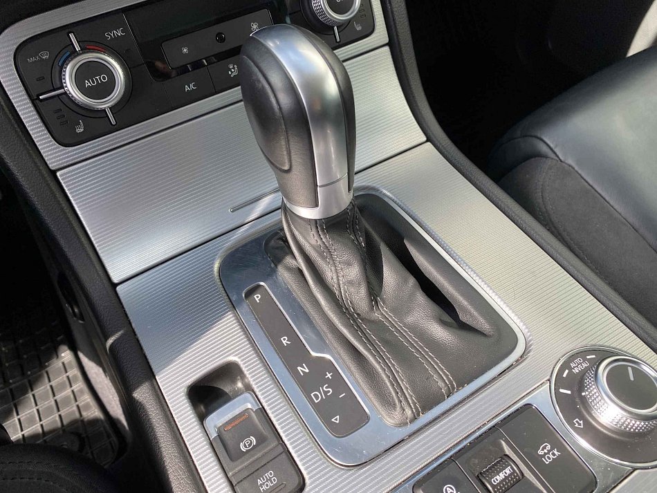 Volkswagen Touareg 3.0TDi R-Line 4x4