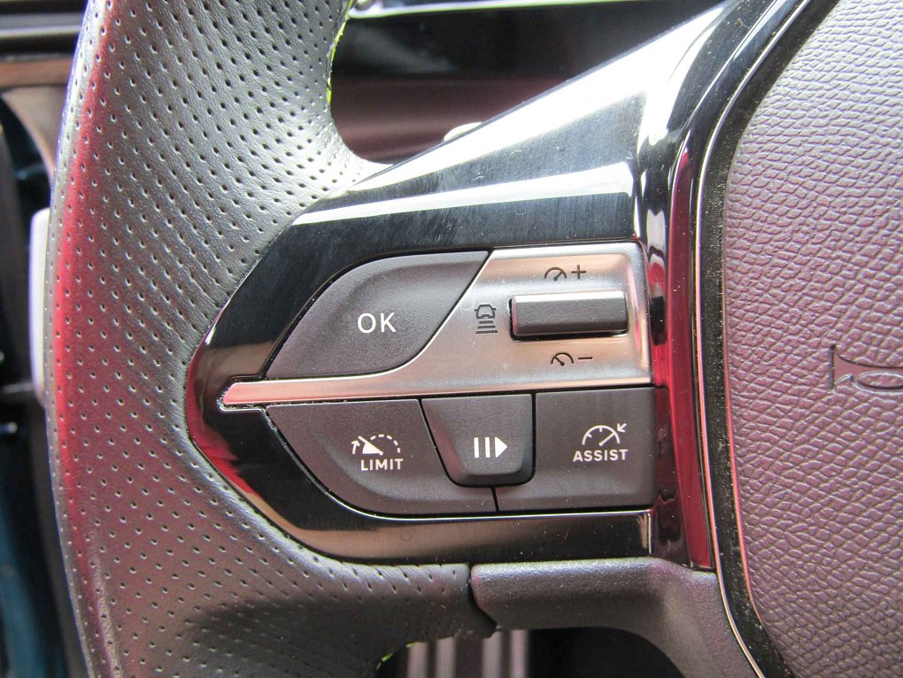 Peugeot 408 1.2 PT 