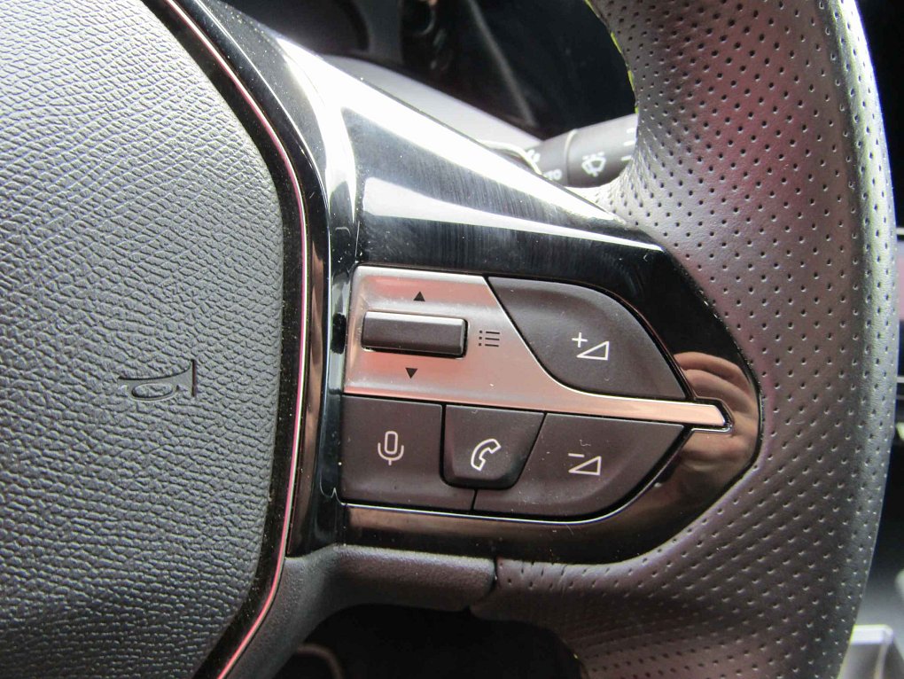 Peugeot 408 1.2 PT 