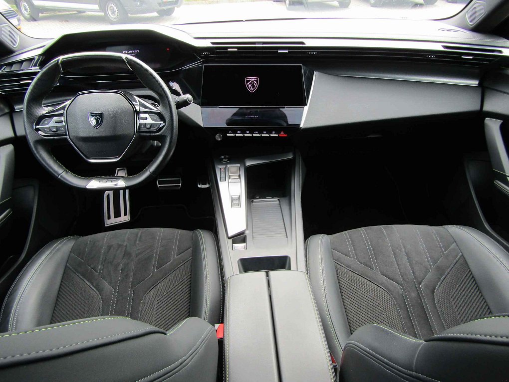 Peugeot 408 1.2 PT 