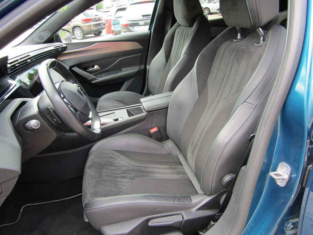 Peugeot 408 1.2 PT 