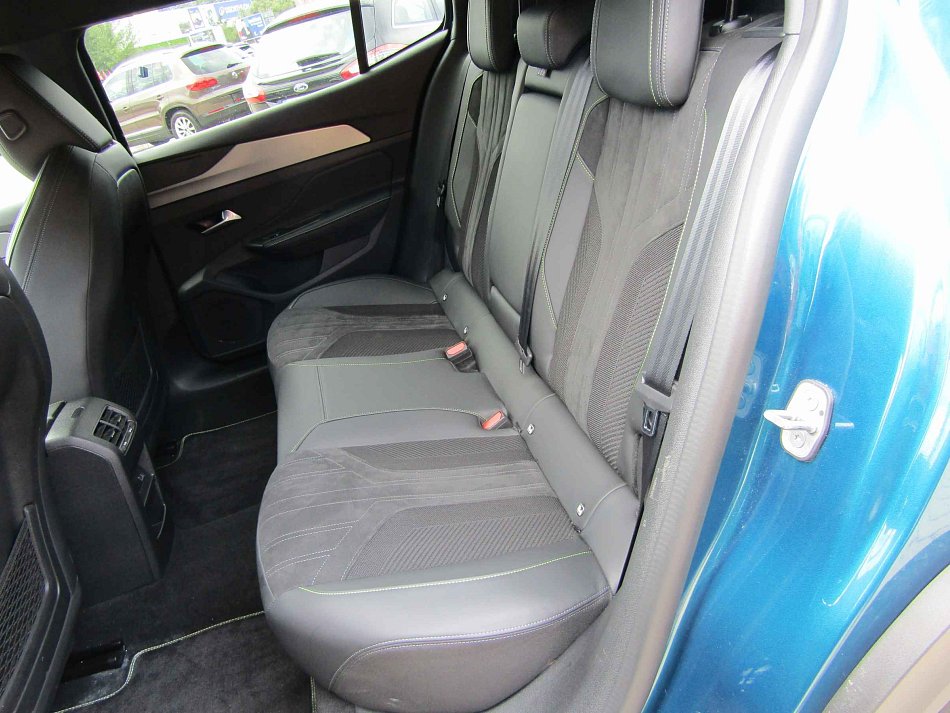 Peugeot 408 1.2 PT 