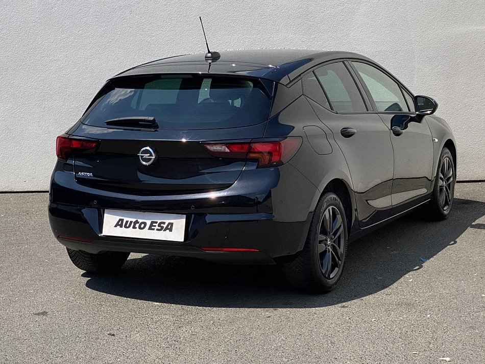 Opel Astra 1.2 T 